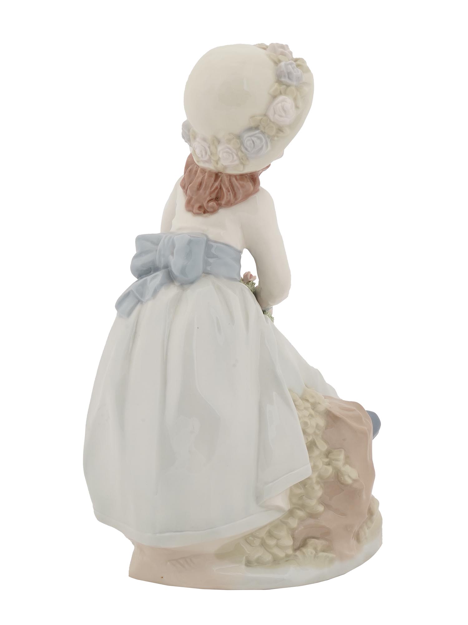 NADAL SPANISH PORCELAIN FIGURINE OF A FLOWER GIRL PIC-1